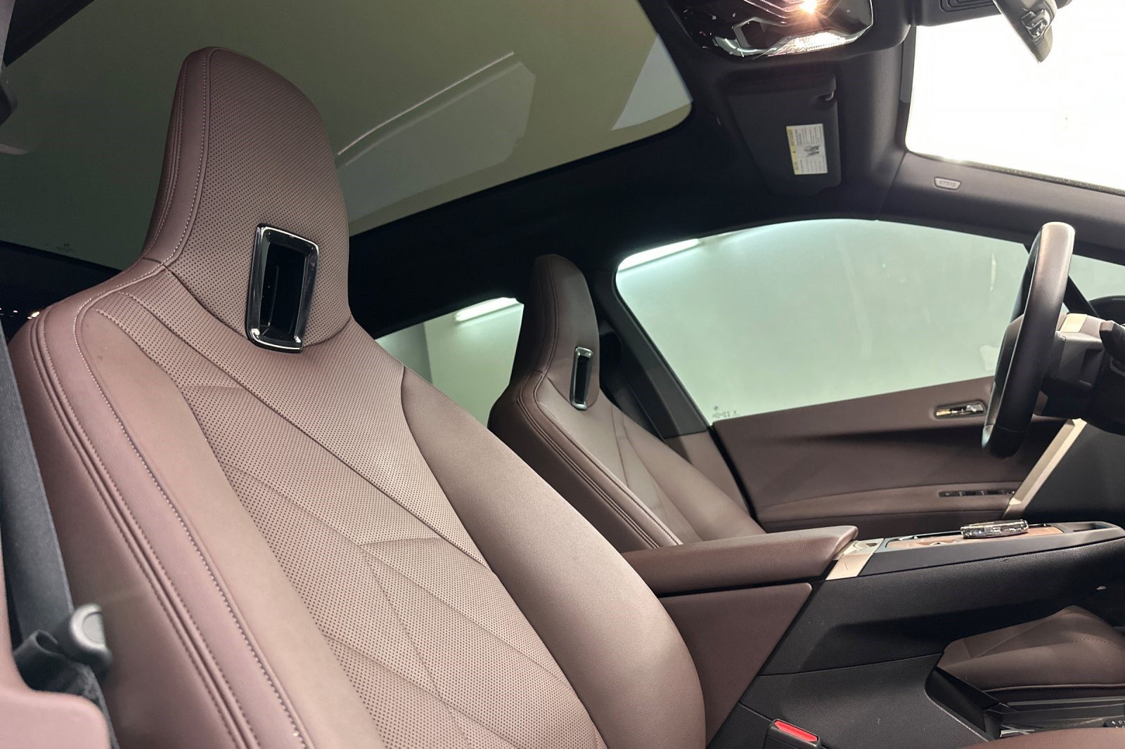 Certified 2023 BMW iX xDrive50 w/ Premium Package AWD/4WD image 27