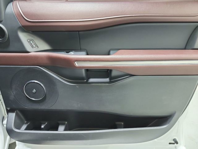 Used 2024 Ford Expedition Limited image 43
