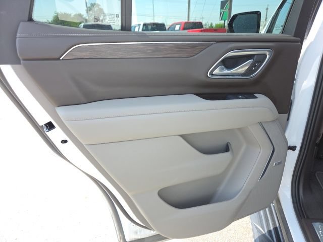 Used 2023 Chevrolet Tahoe LT w/ Luxury Package AWD/4WD image 14