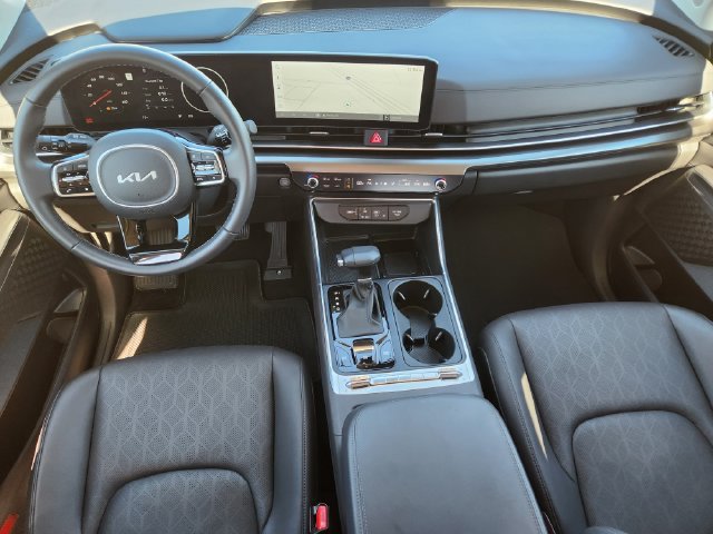 Certified 2026 Kia Carnival SX w/ SX Dark Edition Package FWD image 27