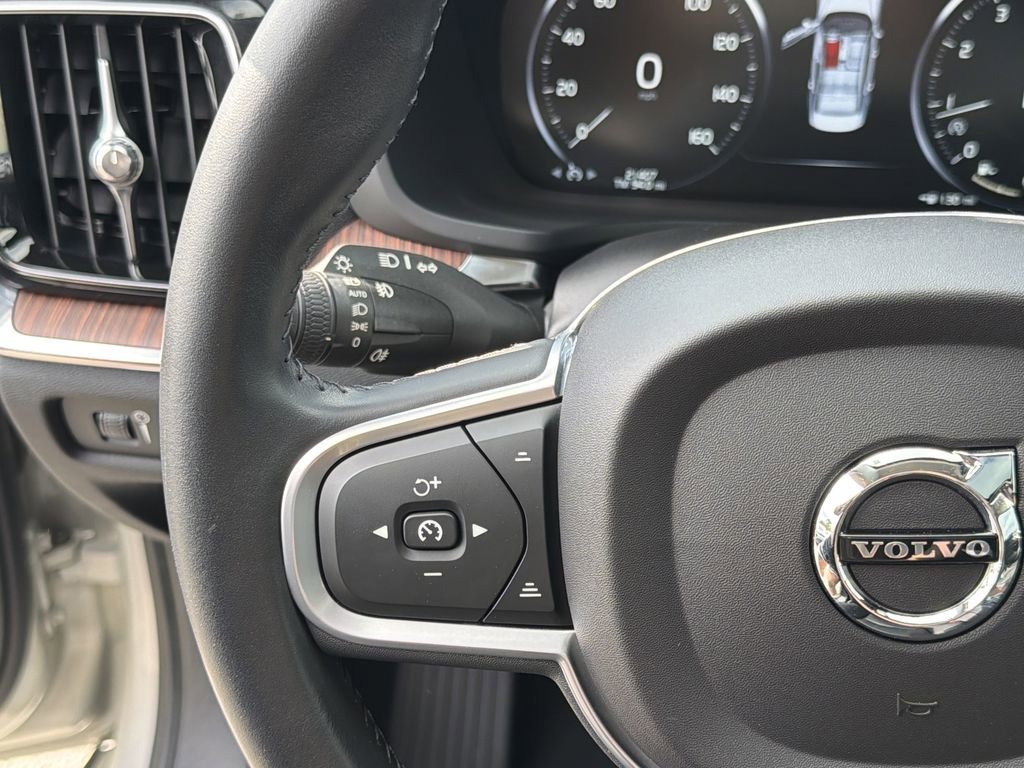Used 2022 Volvo S60 B5 Momentum w/ Premium Package image 22