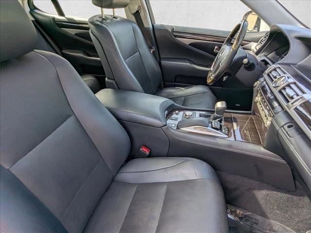 Used 2017 Lexus LS 460 w/ Comfort Package image 21
