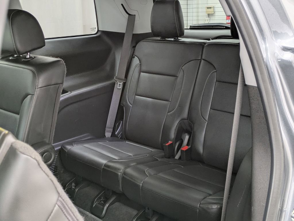 Used 2020 GMC Acadia SLT w/ LPO, Floor Liner Package AWD/4WD image 14