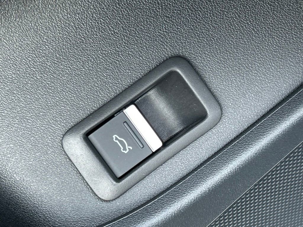 Used 2023 Audi Q4 e-tron Premium Plus w/ Premium Plus image 67