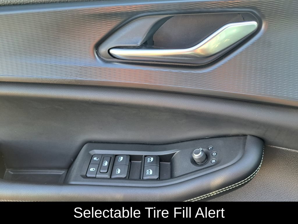 Certified 2024 Jeep Grand Cherokee L Altitude AWD/4WD image 22