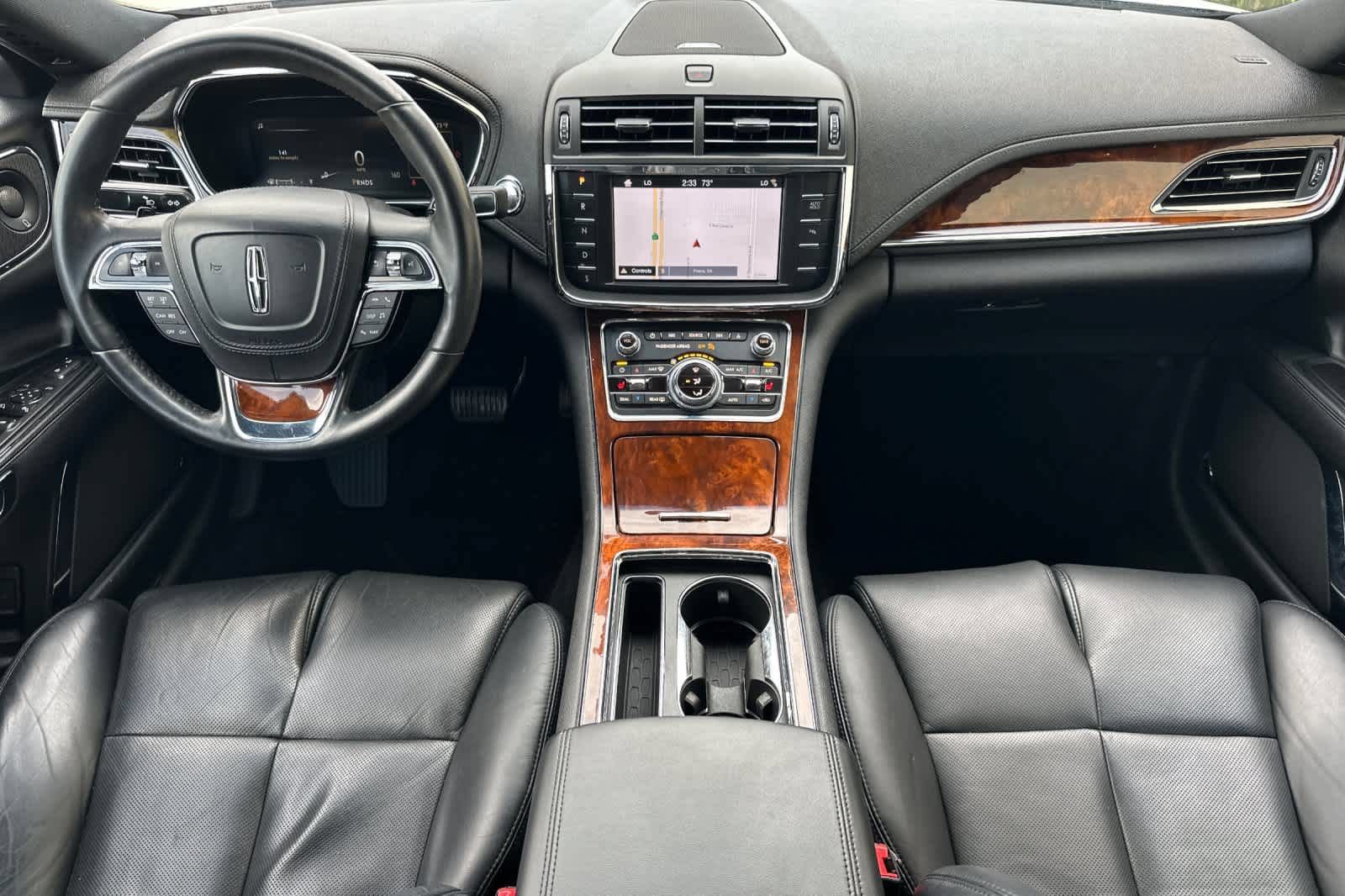 Used 2017 Lincoln Continental Select FWD image 3