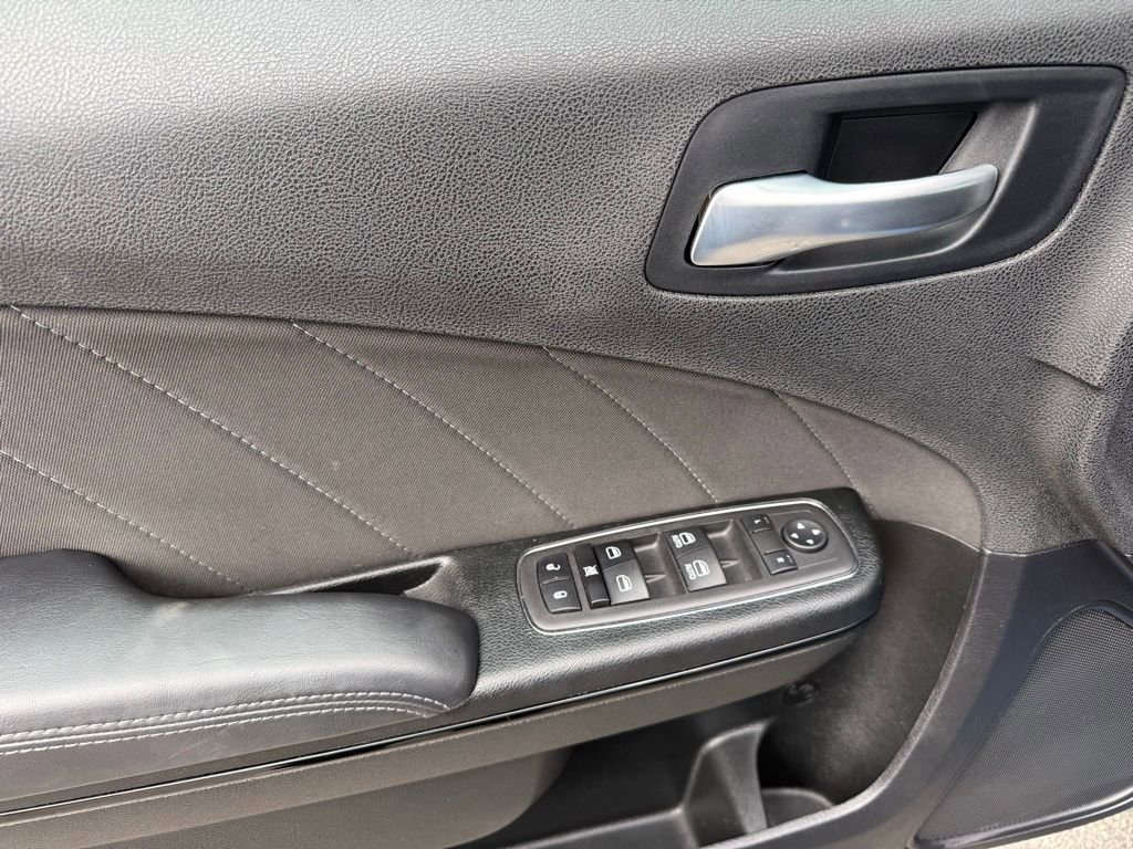 Used 2023 Dodge Charger SXT w/ Blacktop Package image 16