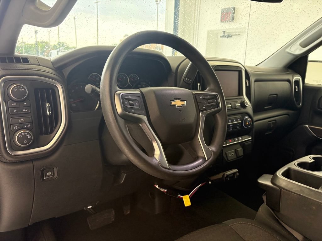 Used 2020 Chevrolet Silverado 1500 LT w/ Trailering Package AWD/4WD image 2
