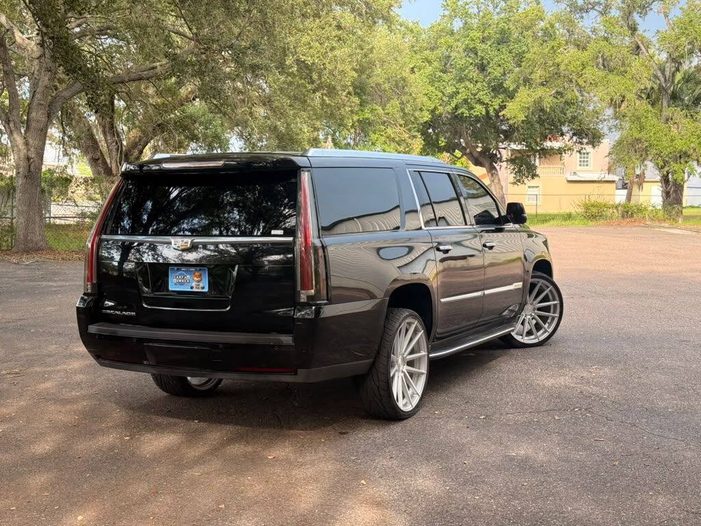 Used 2016 Cadillac Escalade ESV Luxury AWD/4WD image 5