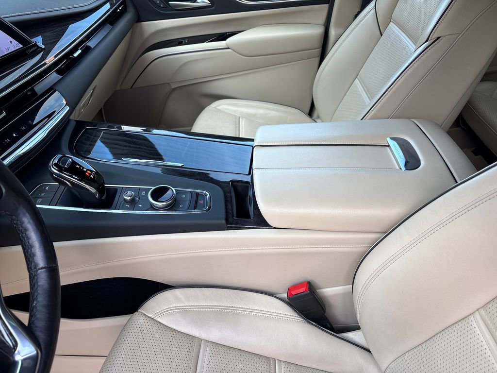Used 2023 Cadillac Escalade Premium Luxury image 44