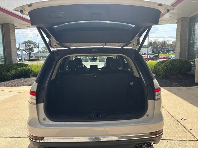 Used 2020 Lincoln Aviator Reserve w/ Equipment Group 201A AWD/4WD image 4