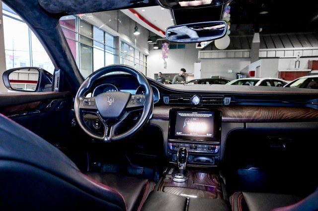 Used 2018 Maserati Quattroporte S GranLusso Q4 AWD/4WD image 29