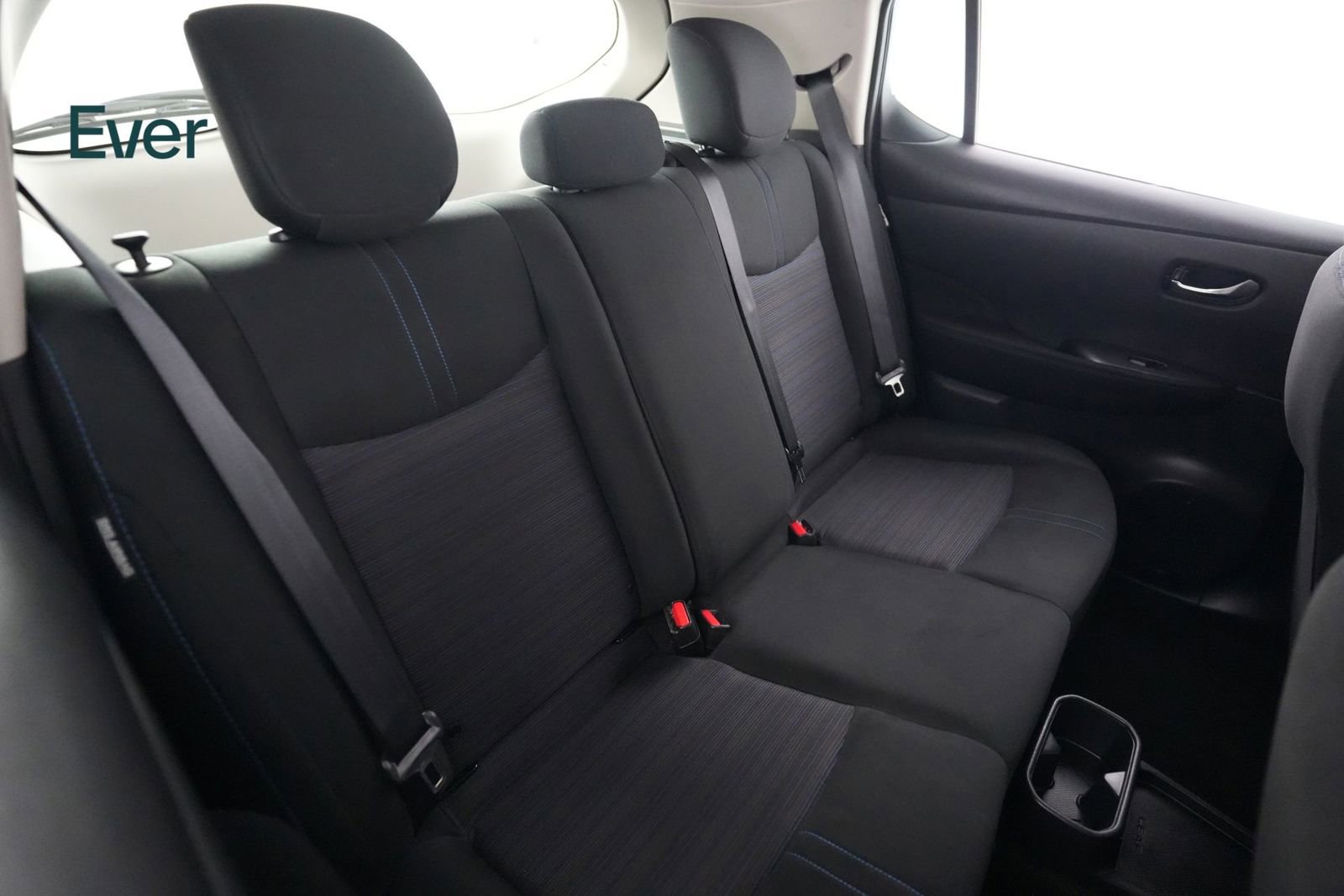 Used 2025 Nissan Leaf S FWD image 5