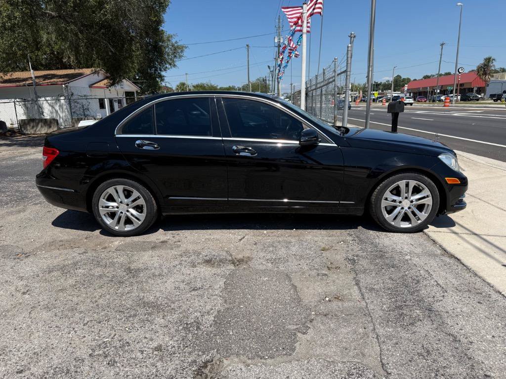 Used 2012 Mercedes-Benz C 300 4MATIC Sedan image 2