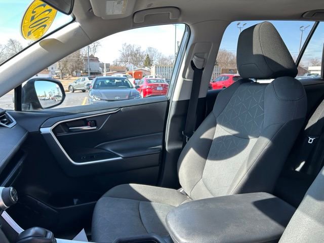 Used 2023 Toyota RAV4 XLE w/ Convenience Package image 28