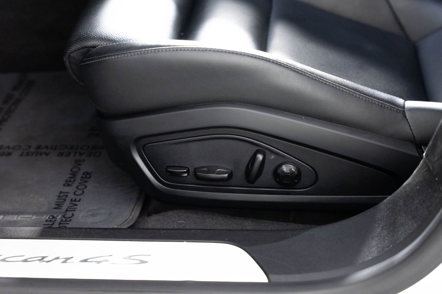 Used 2021 Porsche Taycan 4S image 17