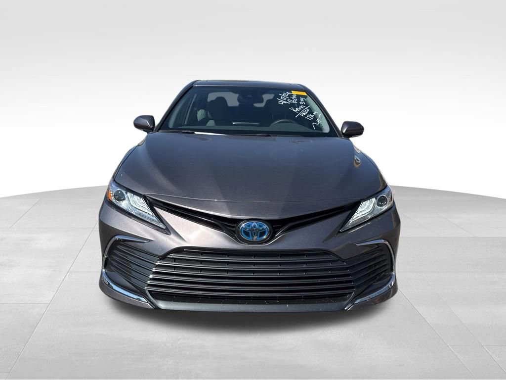 Used 2024 Toyota Camry XLE image 2