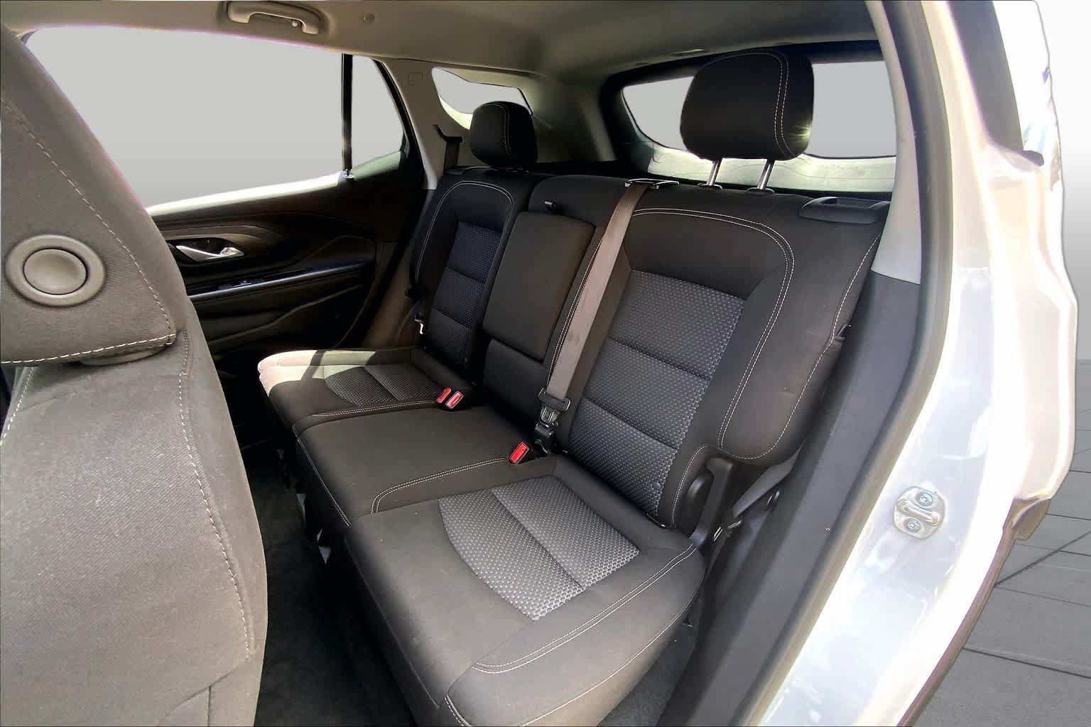 Used 2024 GMC Terrain SLE FWD image 19