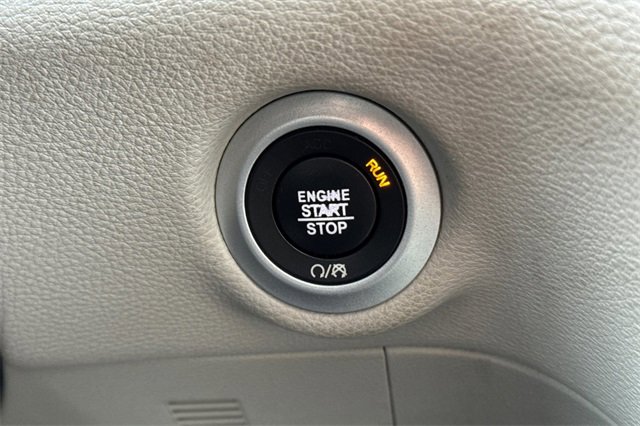 Used 2020 Chrysler Pacifica Limited image 29