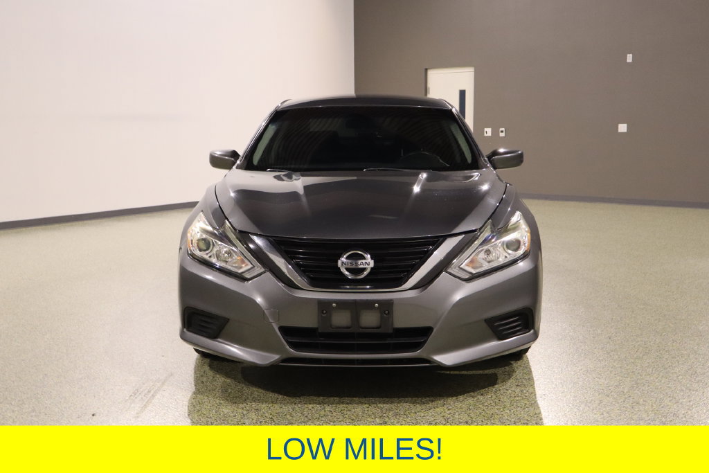 Used 2017 Nissan Altima 2.5 S w/ Power Driver Seat Package FWD image 2
