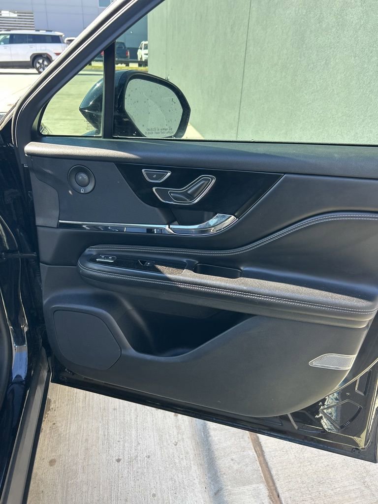 Used 2020 Lincoln Corsair Reserve w/ Elements Package image 15