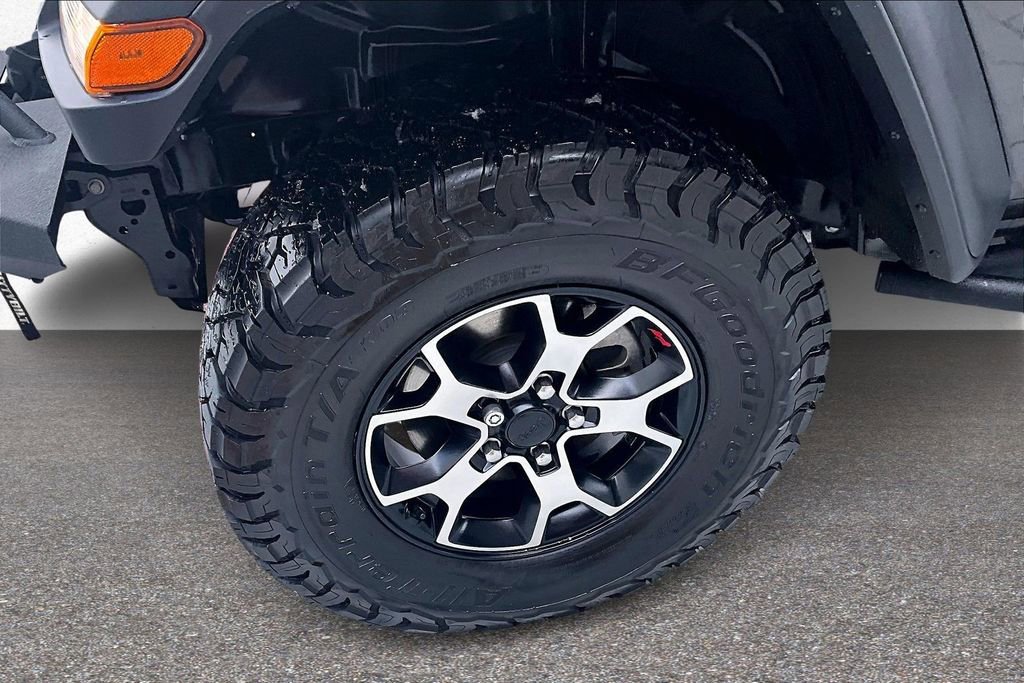 Used 2019 Jeep Wrangler Unlimited Rubicon w/ Cold Weather Group image 32