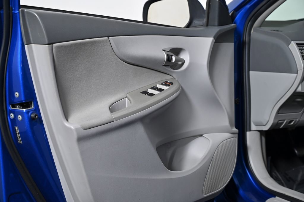 Used 2010 Toyota Corolla LE image 24