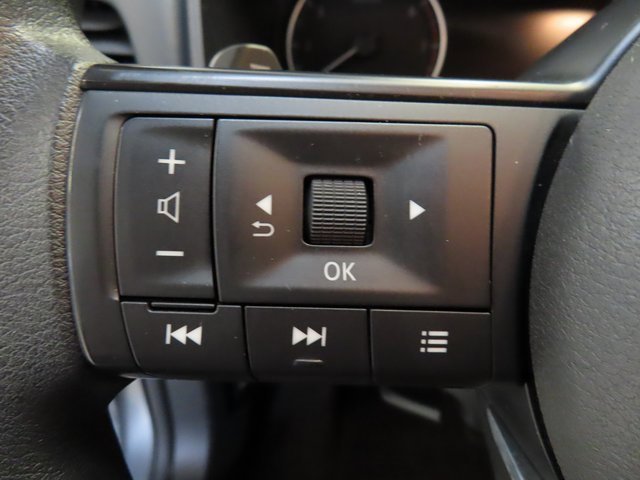 Used 2023 Nissan Rogue S image 20