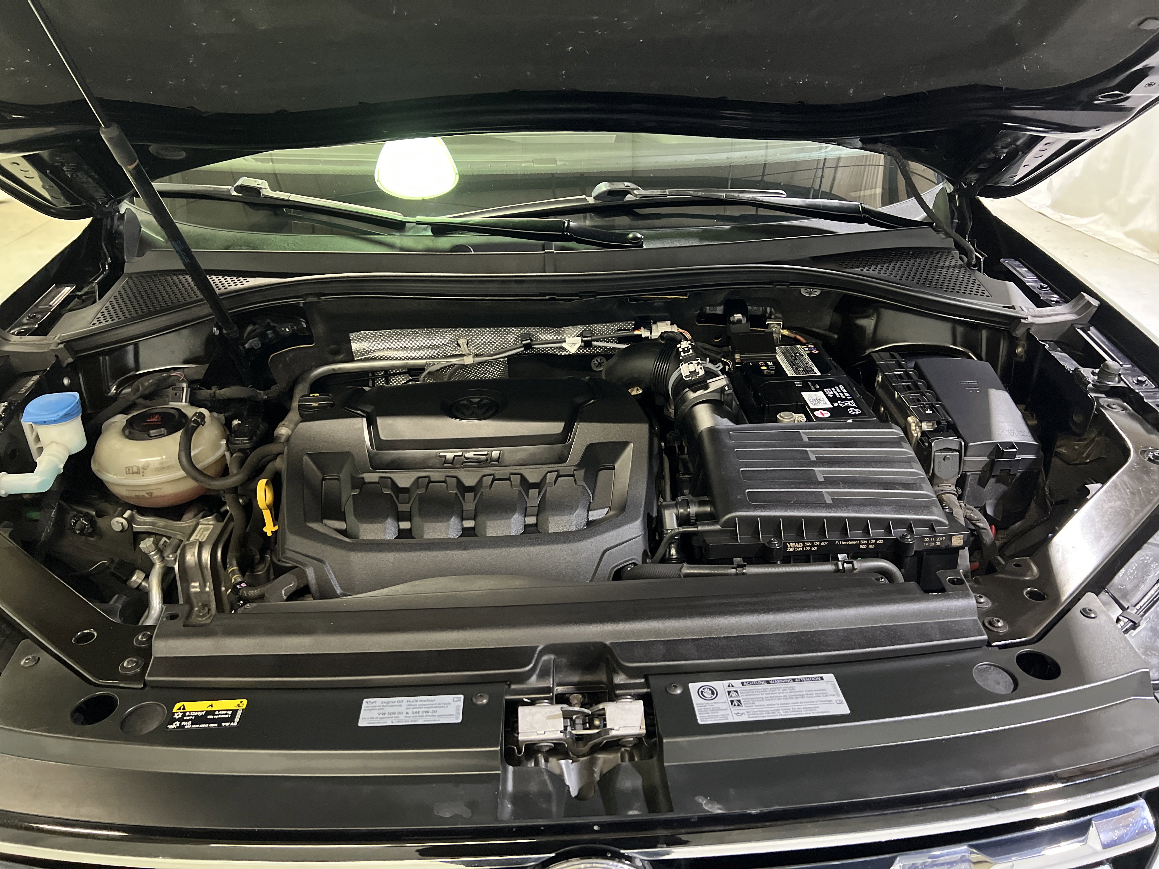 Used 2020 Volkswagen Tiguan SE image 15