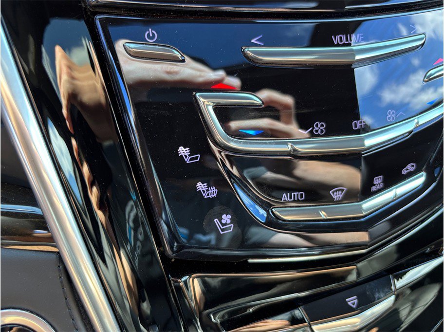 Used 2020 Cadillac Escalade Platinum AWD/4WD image 37