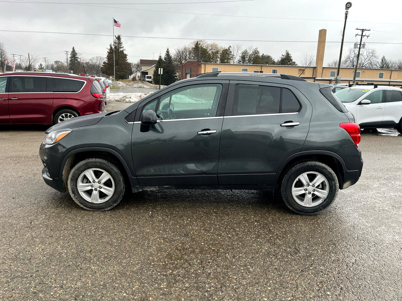 Used 2020 Chevrolet Trax LT w/ Driver Confidence Package image 2