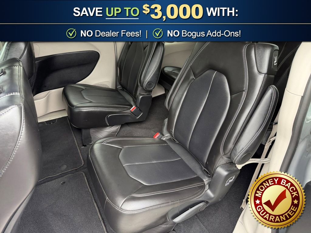 Used 2024 Chrysler Pacifica Touring-L image 21
