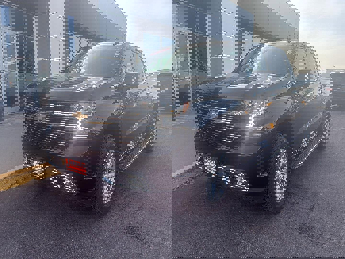 Used 2021 Chevrolet Silverado 1500 High Country w/ Safety Package II image 9