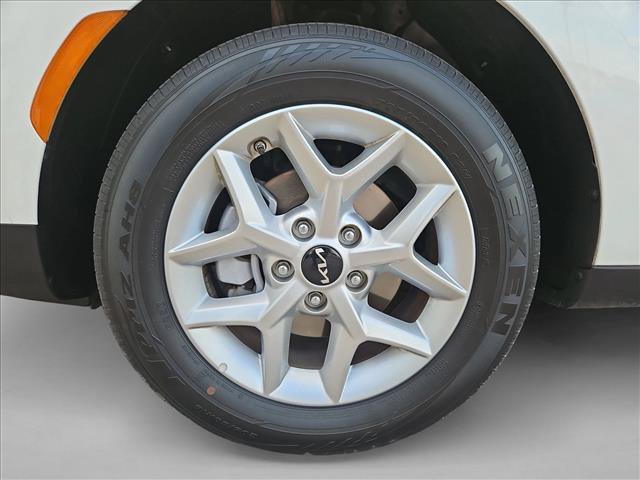 Used 2025 Kia Soul LX FWD image 22