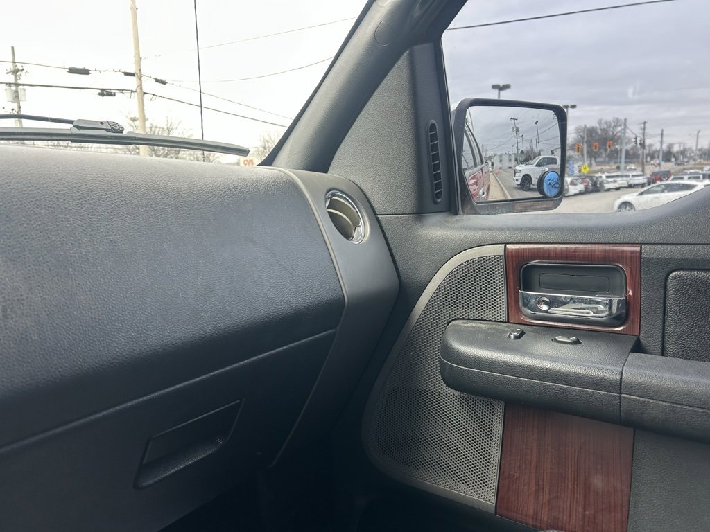 Used 2005 Ford F150 Lariat image 23