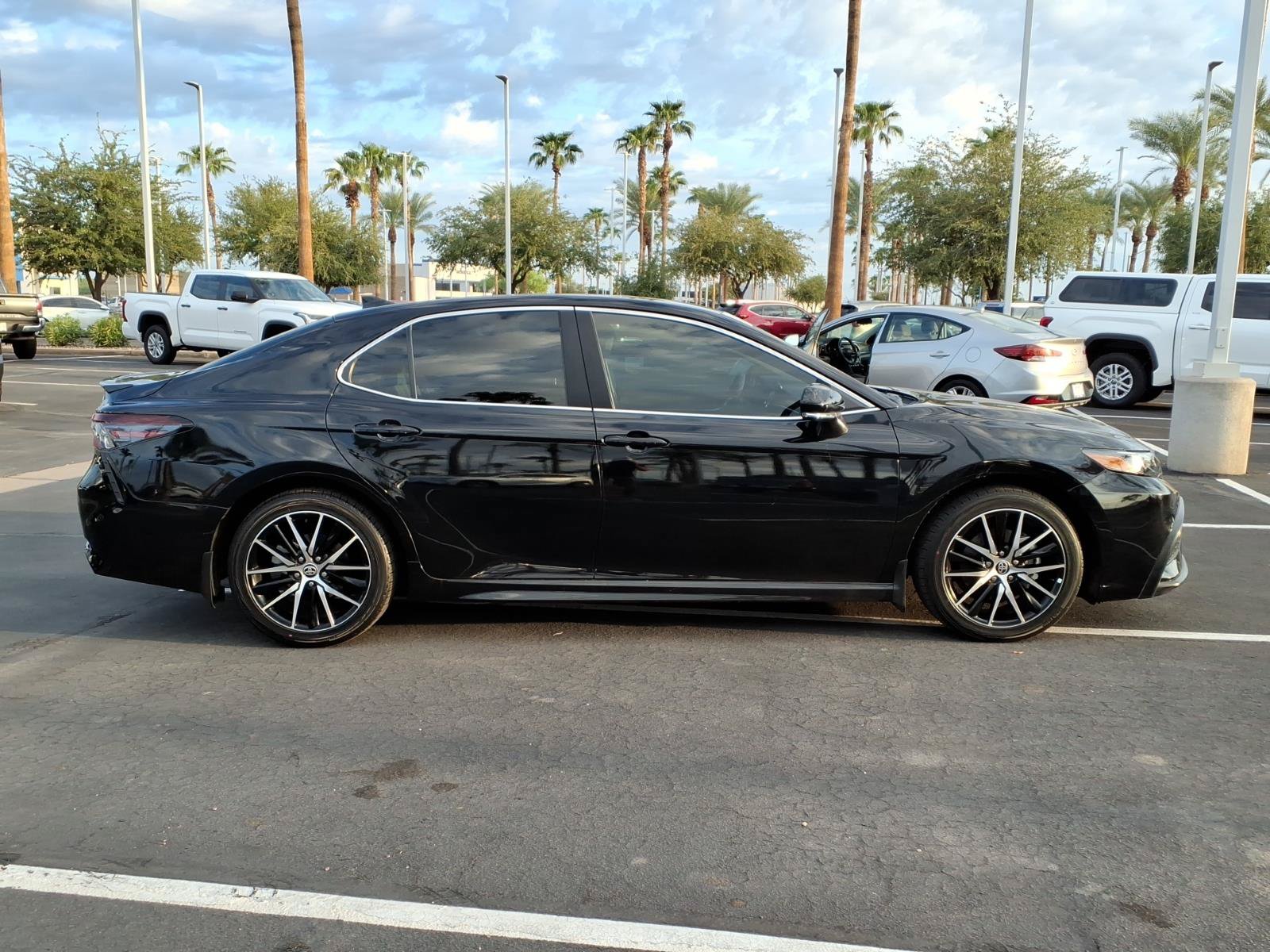 Certified 2024 Toyota Camry SE FWD image 3