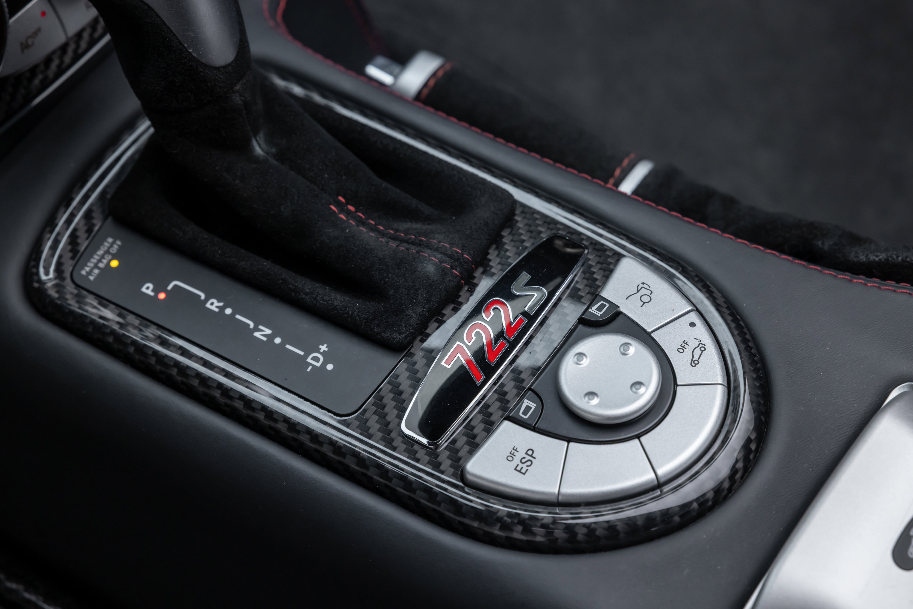 Used 2009 Mercedes-Benz SLR image 30