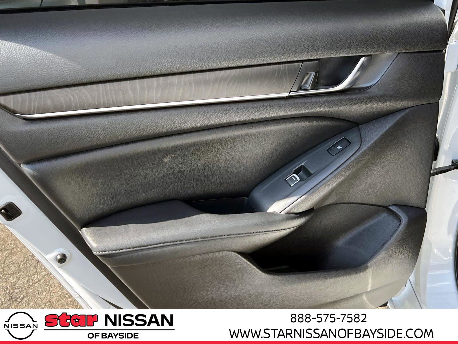 Used 2022 Honda Accord Touring image 9