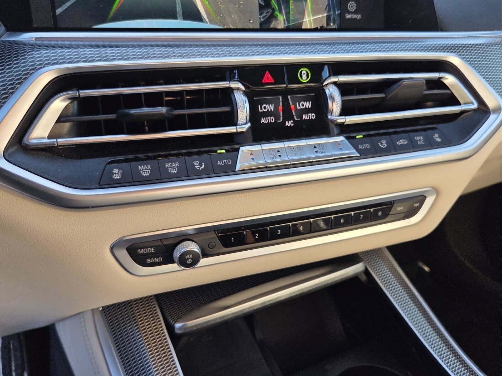 Used 2019 BMW X5 xDrive40i w/ M Sport Package AWD/4WD image 27