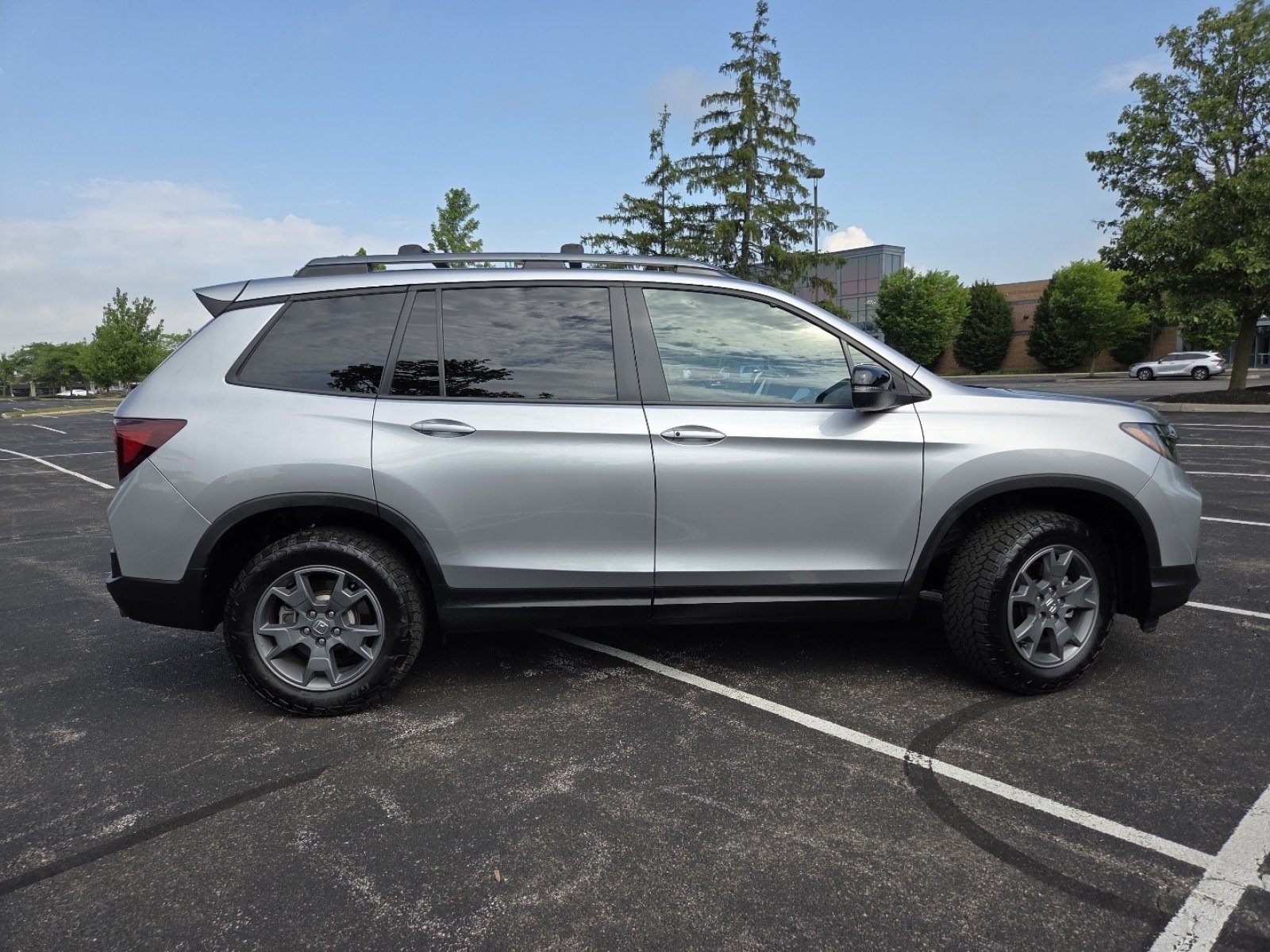 Certified 2025 Honda Passport TrailSport image 27
