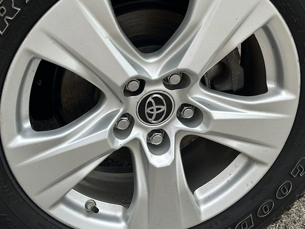 Certified 2019 Toyota RAV4 XLE w/ Convenience Package AWD/4WD image 28