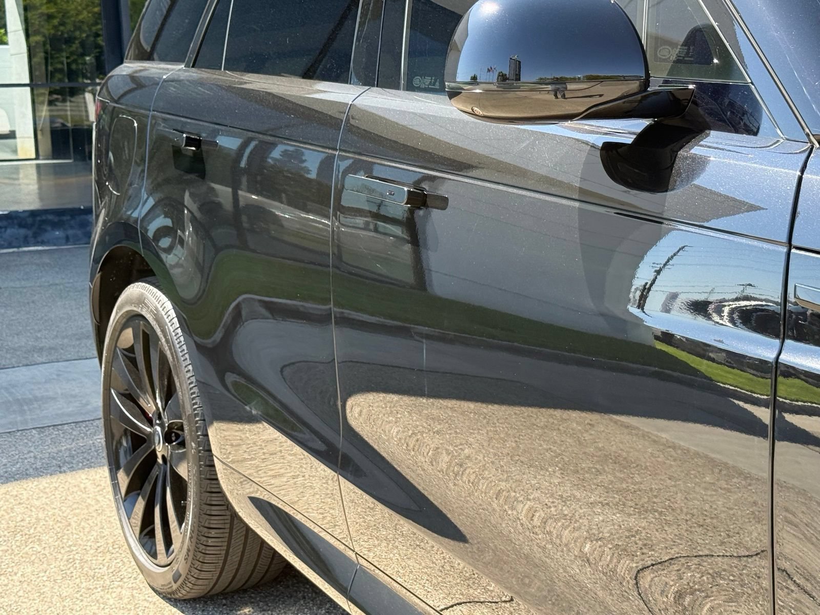 Used 2025 Land Rover Range Rover Sport Dynamic SE AWD/4WD image 8