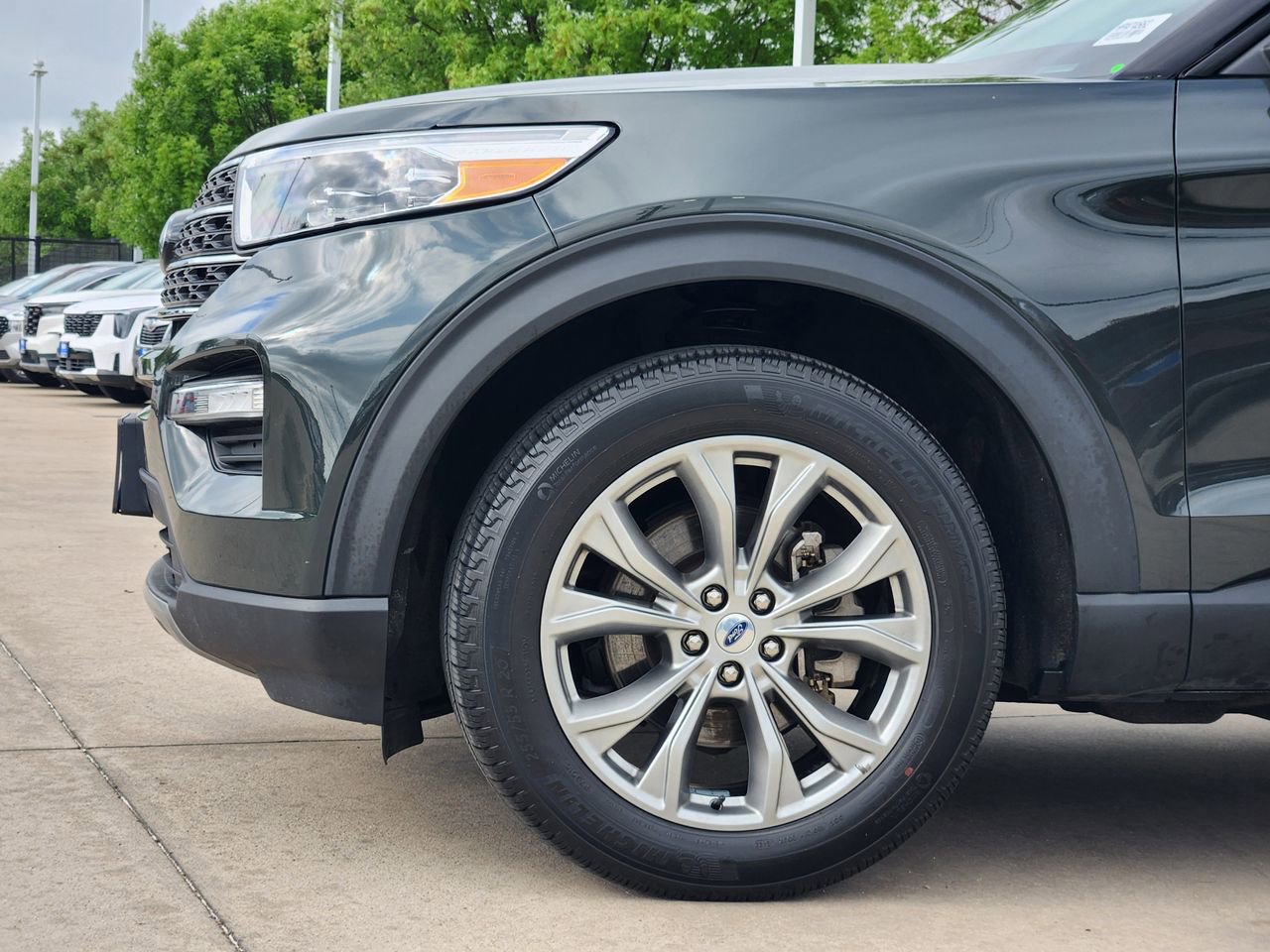 Used 2022 Ford Explorer XLT w/ Equipment Group 202A AWD/4WD image 8