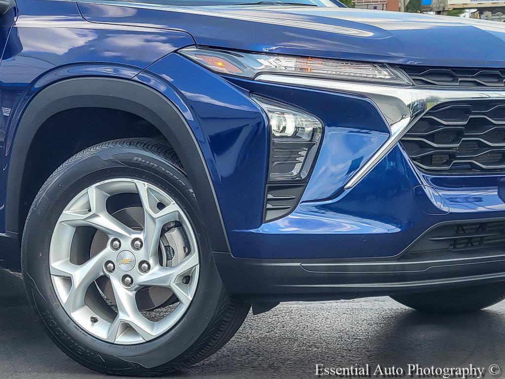 Certified 2024 Chevrolet Trax LS w/ LS Convenience Package FWD image 4