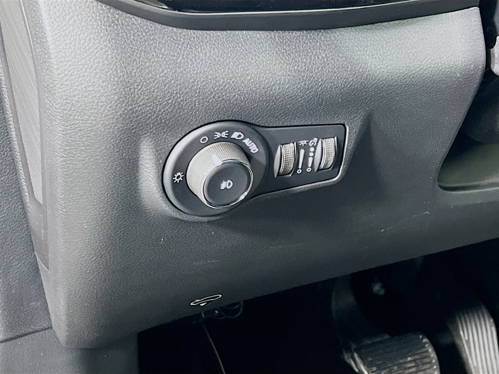 New 2026 Jeep Compass Latitude AWD/4WD image 10
