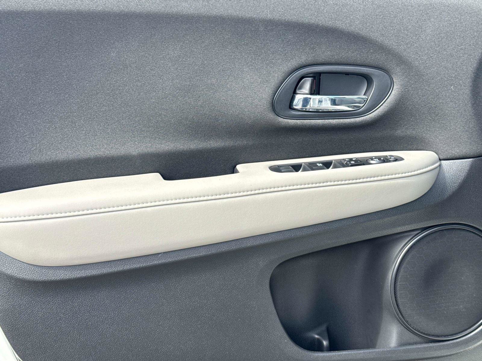 Certified 2022 Honda HR-V LX image 18