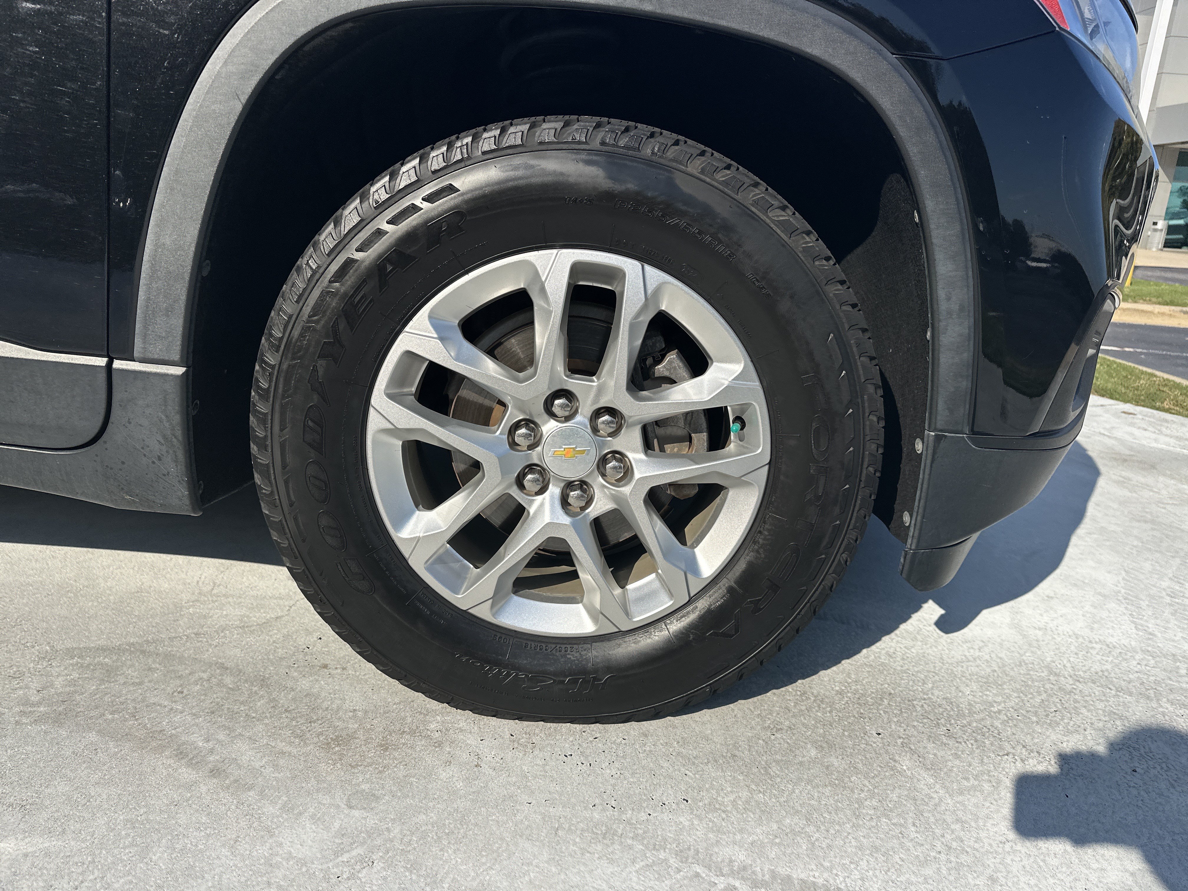 Used 2020 Chevrolet Traverse LS FWD image 13