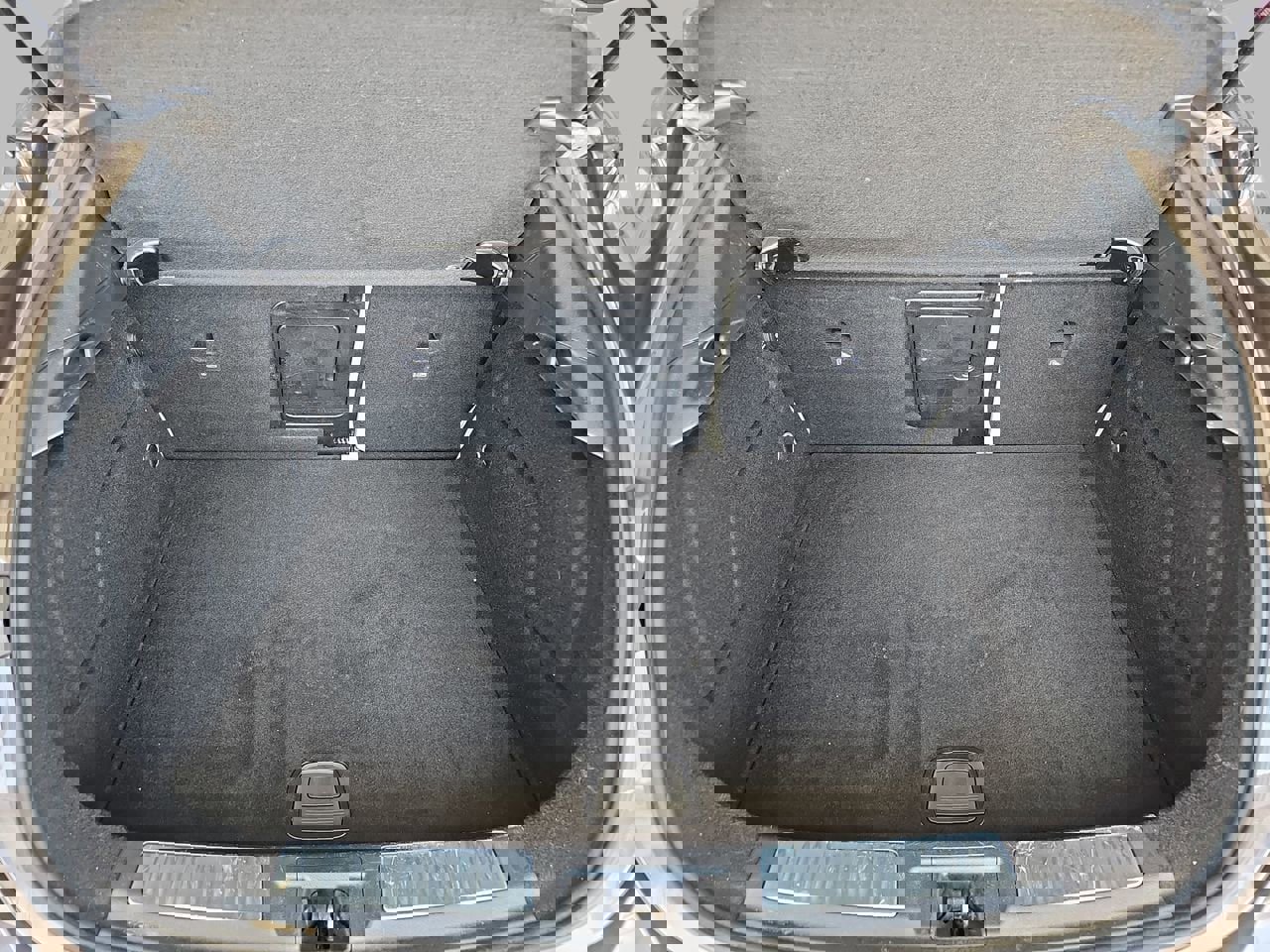 Used 2017 INFINITI QX30 Premium w/ Navigation Package image 15