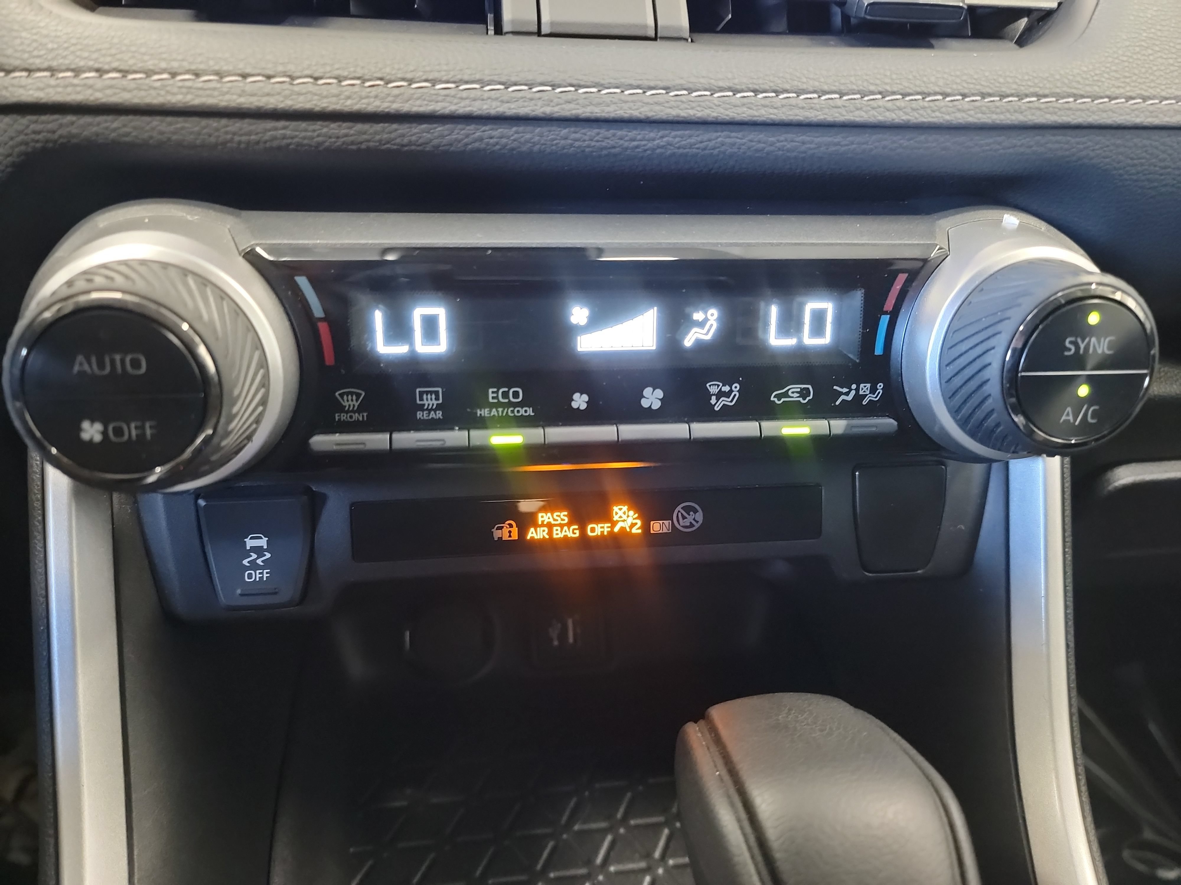 Used 2025 Toyota RAV4 LE AWD/4WD image 21