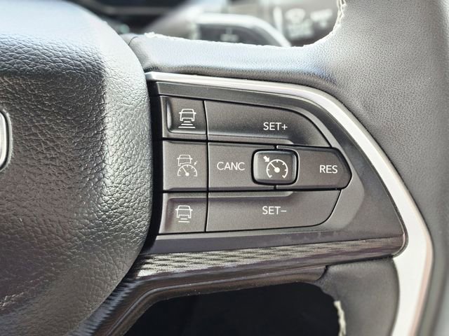 Used 2025 Jeep Grand Cherokee Altitude image 18